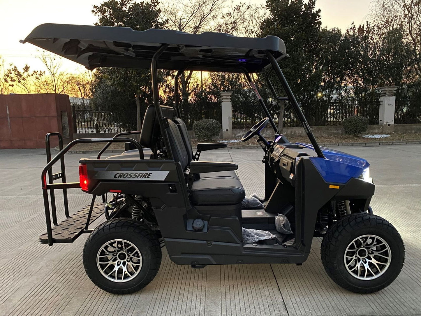 Crossfire LH200 Gas Golf Cart, Electronic Fuel Injection, Automatic with Reverse, Deluxe Alloy Wheels