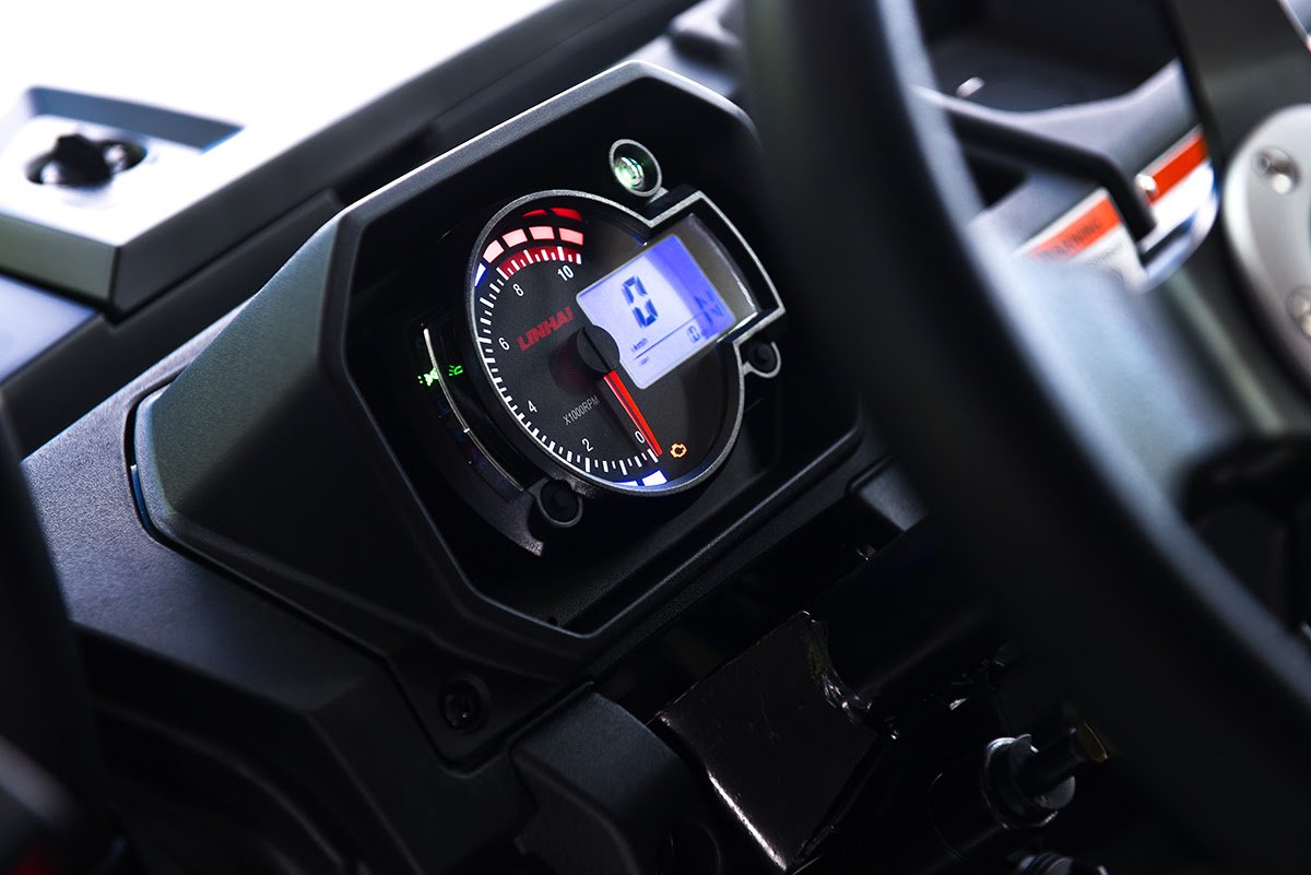 Crossfire LH200 Gas Golf Cart, Electronic Fuel Injection, Automatic with Reverse, Deluxe Alloy Wheels