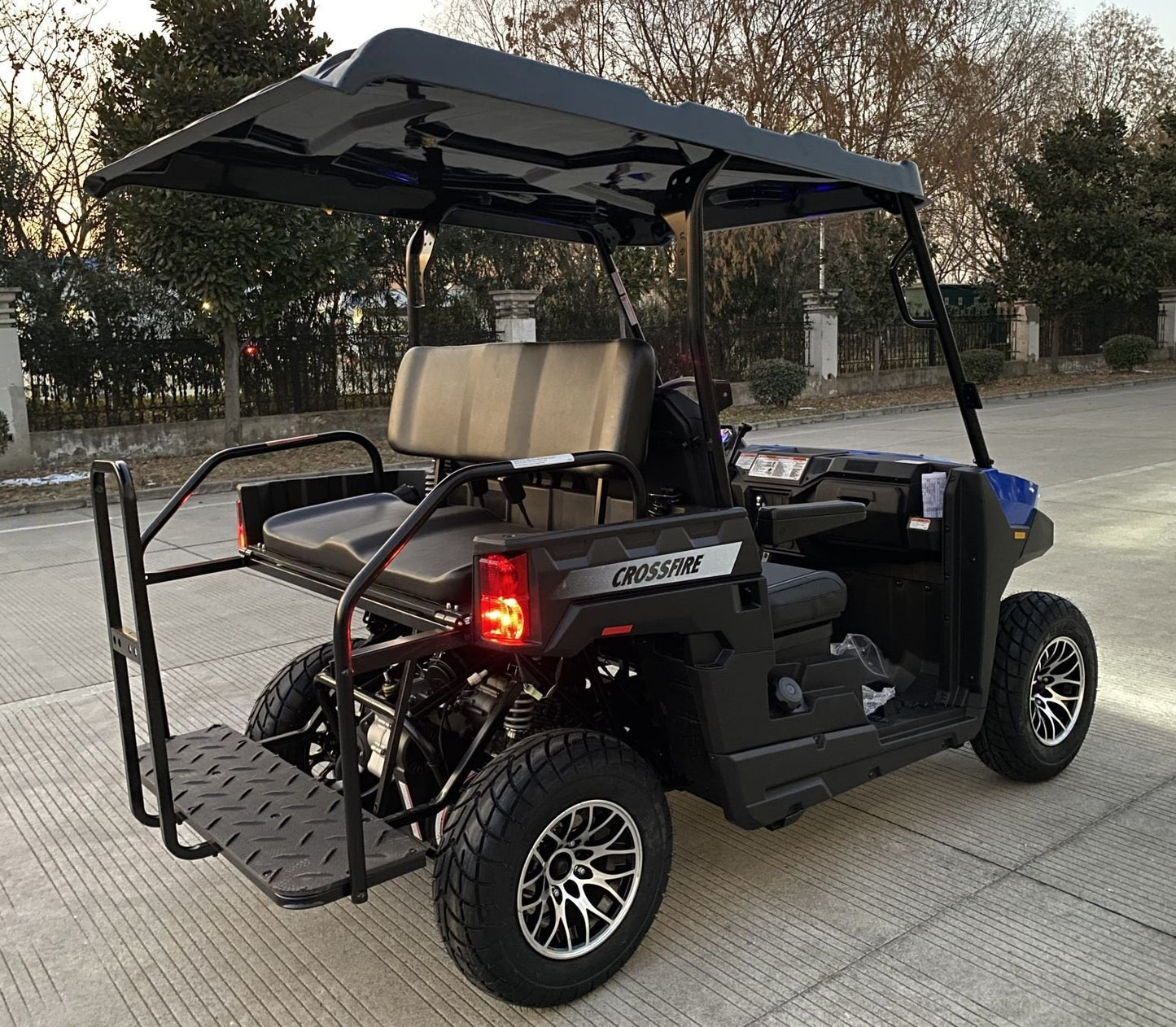 Crossfire LH200 Gas Golf Cart, Electronic Fuel Injection, Automatic with Reverse, Deluxe Alloy Wheels